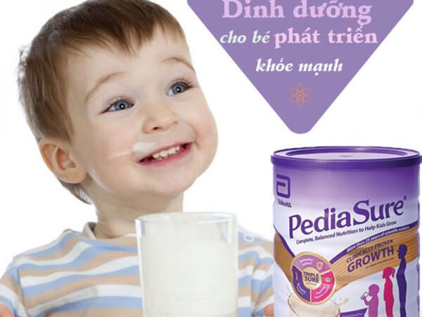Bé thông minh và khoẻ mạnh khi sử dụng Sữa Pediasure Úc nắp tím vị vani của Úc.
